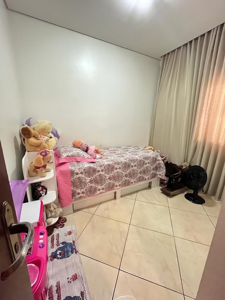 Casa à venda com 3 quartos, 200m² - Foto 5