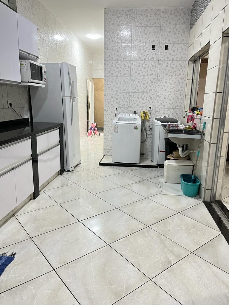 Casa à venda com 3 quartos, 200m² - Foto 12