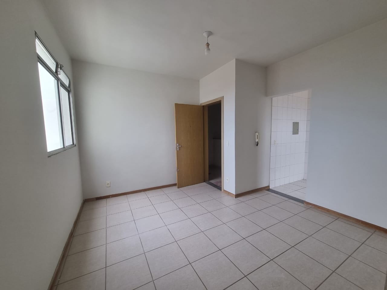 Apartamento à venda com 3 quartos, 70m² - Foto 2