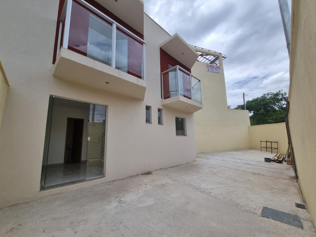 Casa à venda com 2 quartos, 65m² - Foto 2