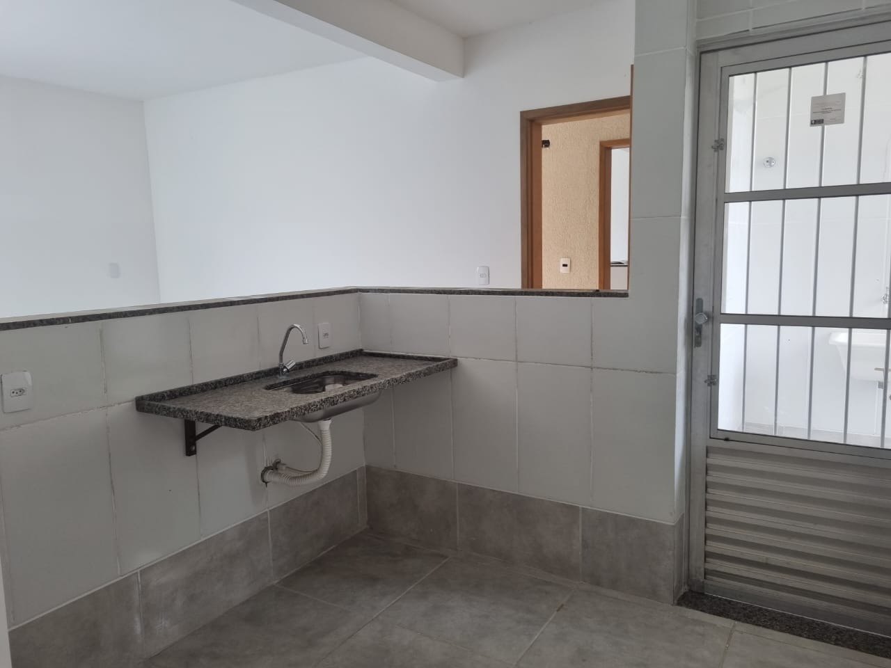 Apartamento à venda com 2 quartos, 65m² - Foto 4