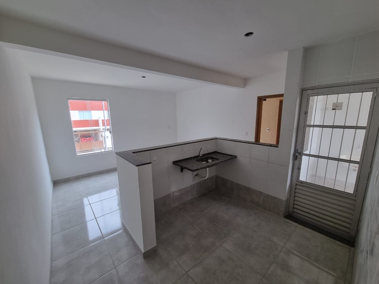 Apartamento à venda com 2 quartos, 65m² - Foto 3