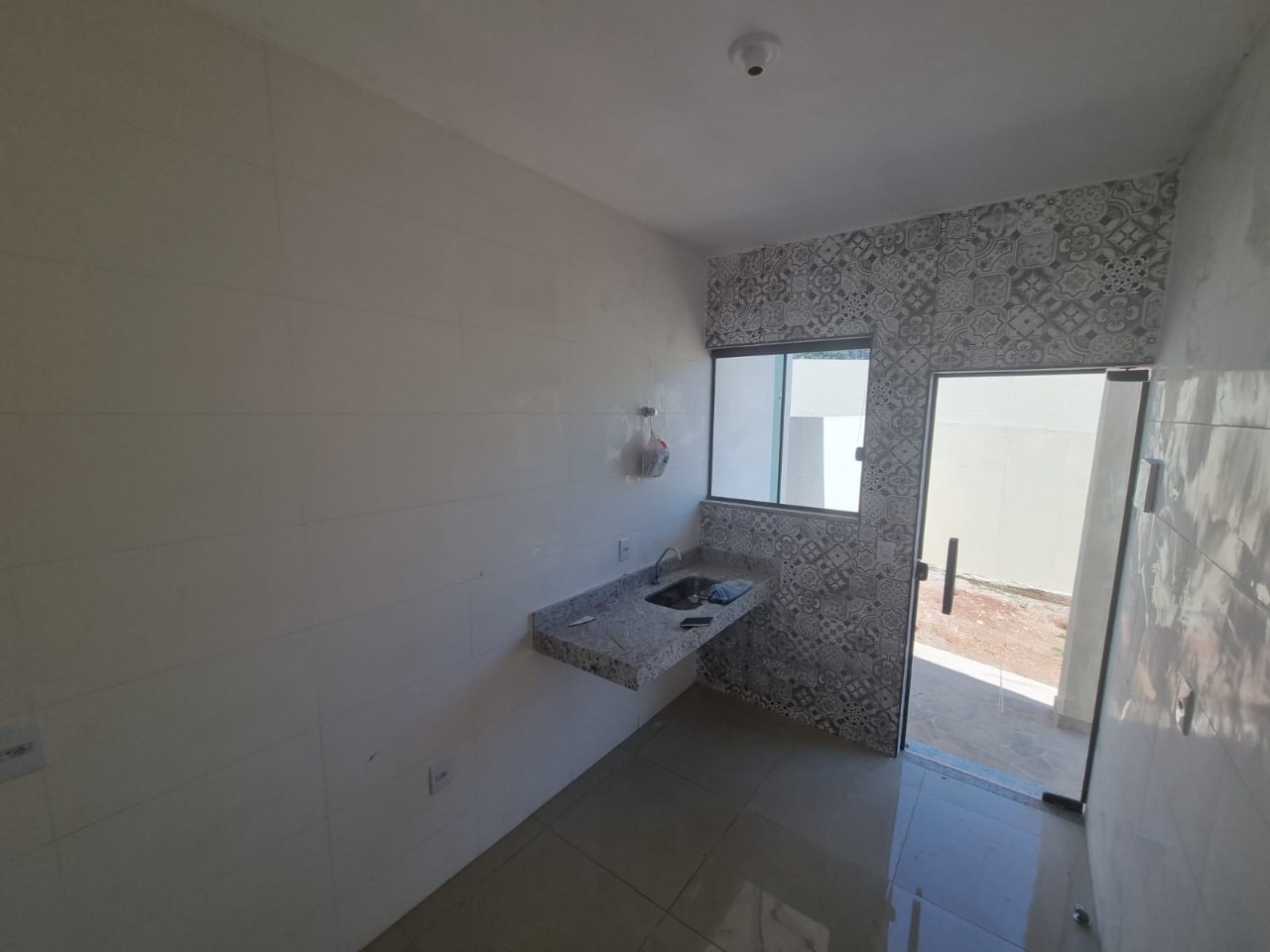 Casa à venda com 2 quartos, 65m² - Foto 16