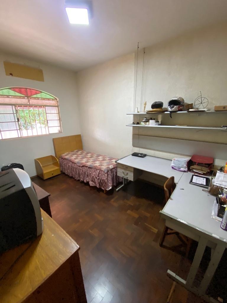 Casa à venda com 3 quartos, 300m² - Foto 18