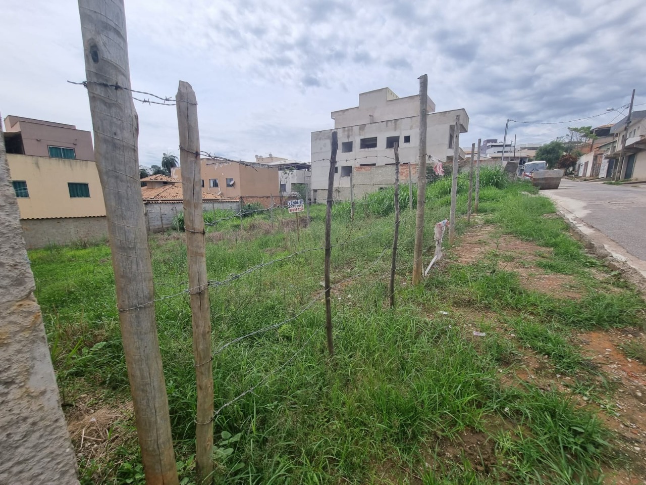 Terreno à venda, 250m² - Foto 1