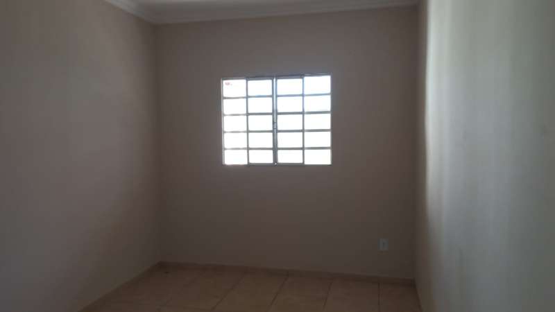 Casa à venda com 2 quartos, 75m² - Foto 2