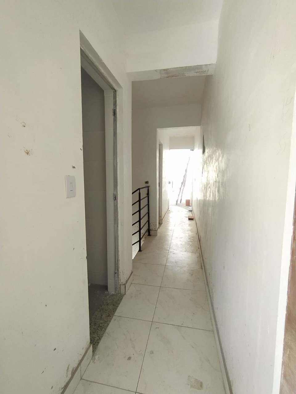 Casa à venda com 3 quartos, 70m² - Foto 12