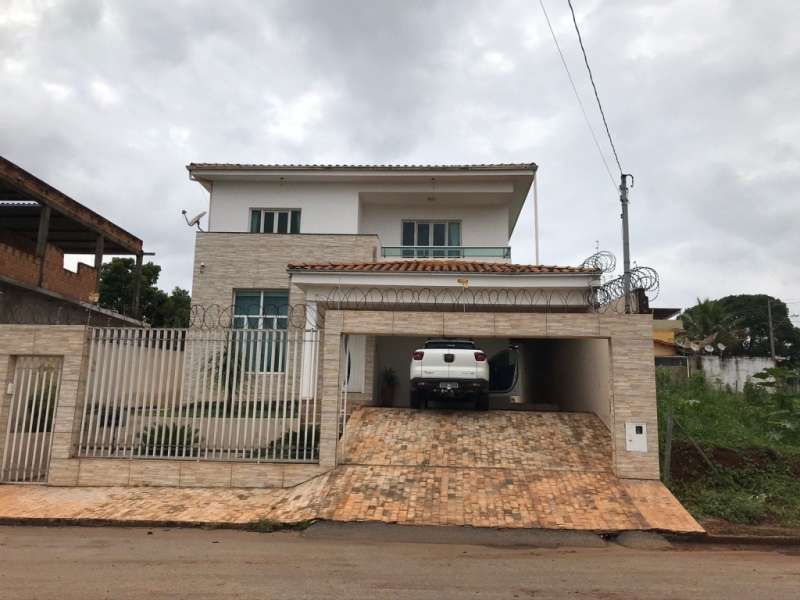 Casa à venda com 4 quartos, 480m² - Foto 1