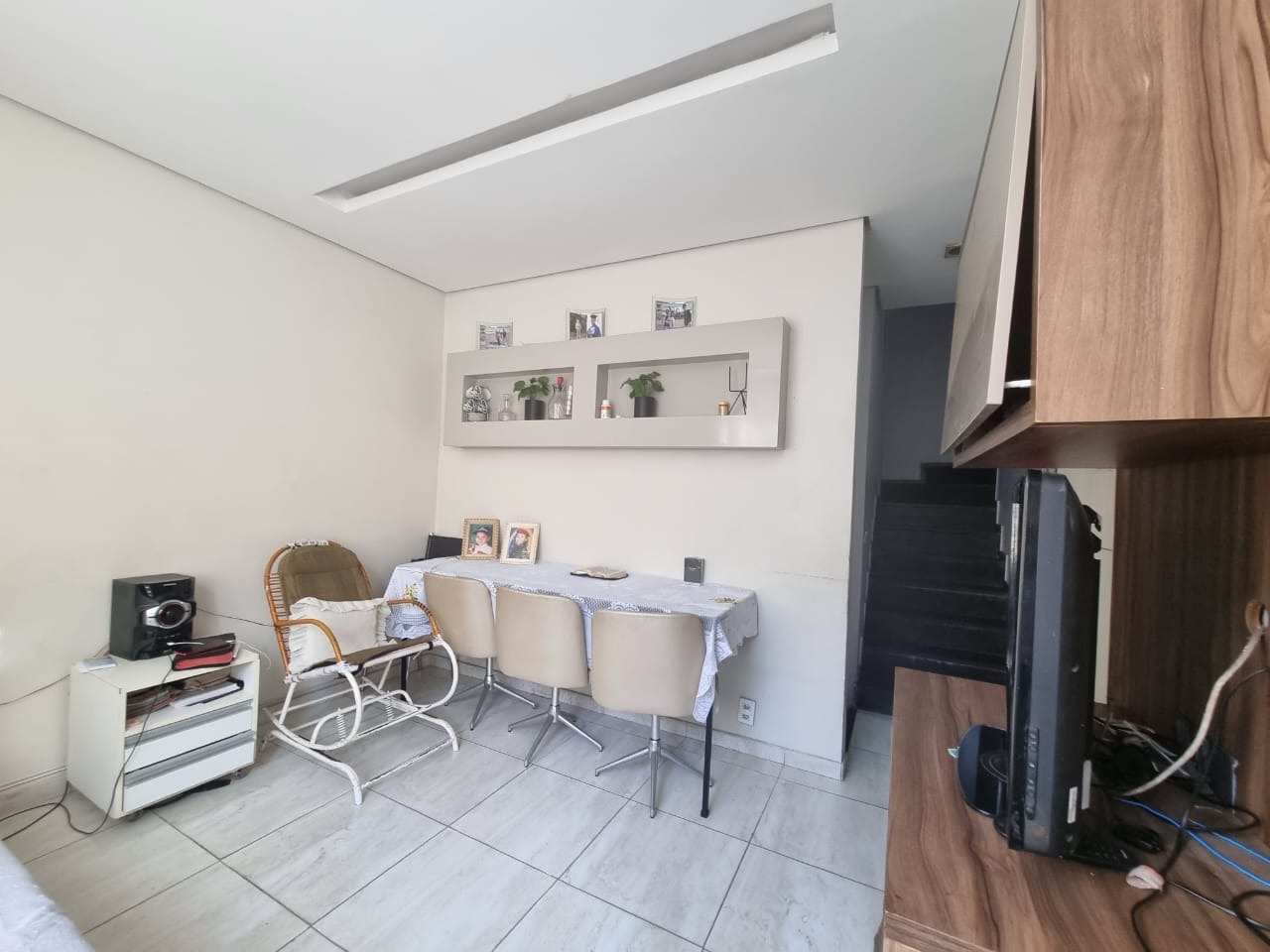 Casa à venda com 4 quartos, 93m² - Foto 3