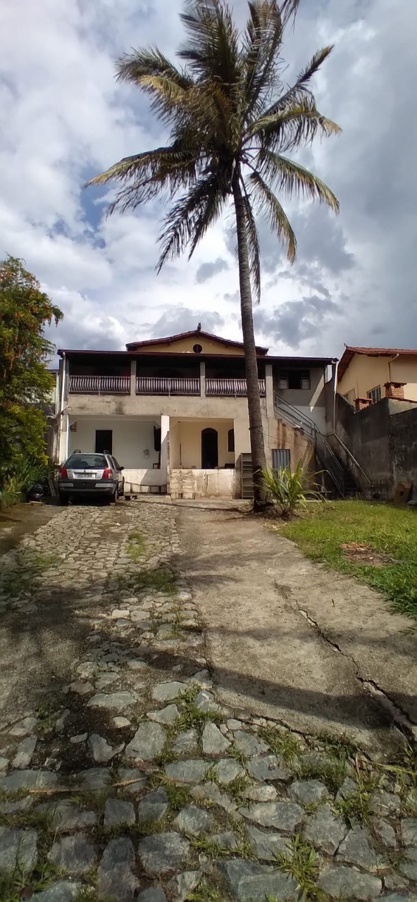 Casa à venda com 2 quartos, 240m² - Foto 1