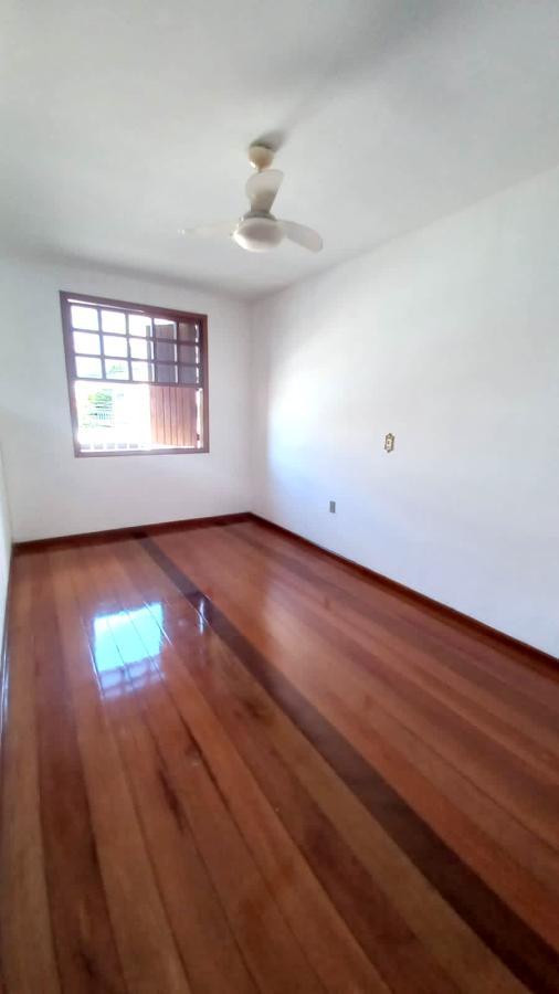 Casa à venda com 3 quartos, 180m² - Foto 11