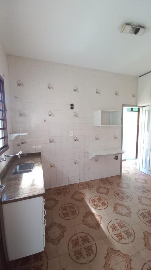 Casa à venda com 3 quartos, 180m² - Foto 14