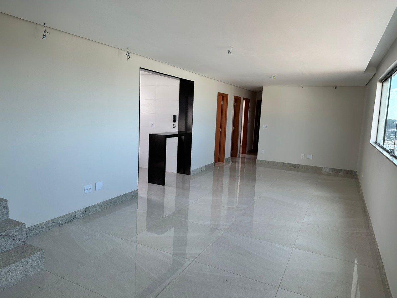 Apartamento à venda com 4 quartos, 106m² - Foto 2