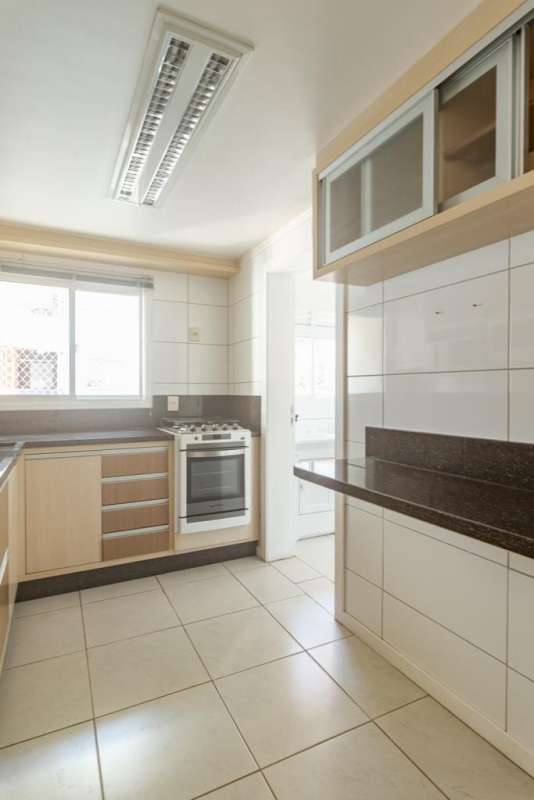 Apartamento à venda com 3 quartos, 124m² - Foto 5