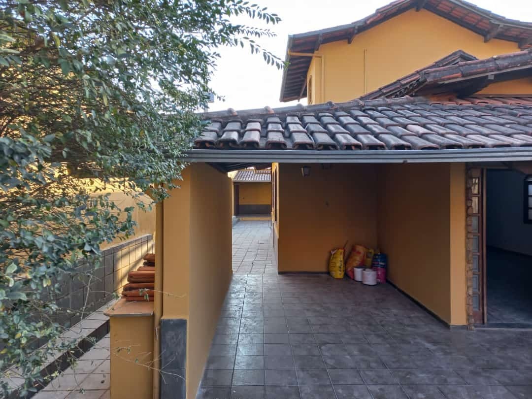 Casa à venda com 3 quartos, 300m² - Foto 20