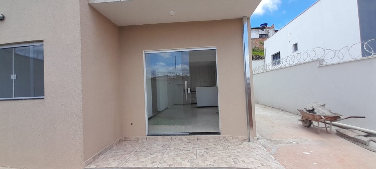 Casa à venda com 2 quartos, 40m² - Foto 1