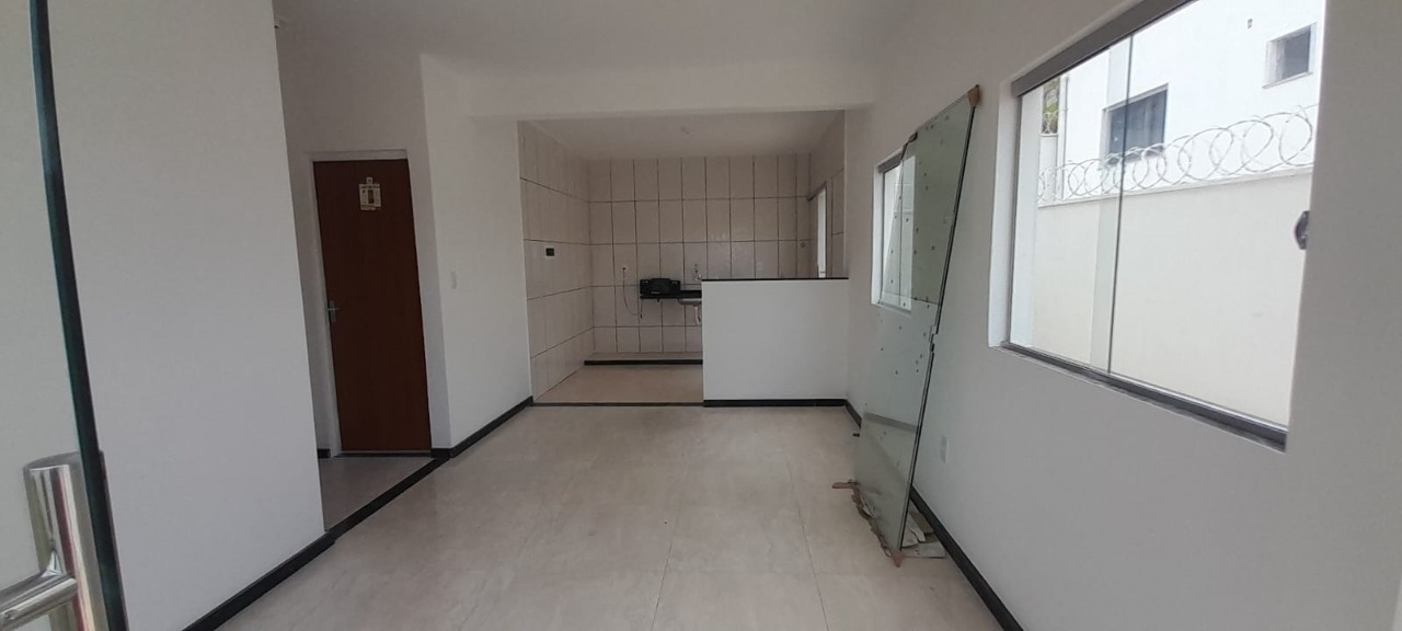 Casa à venda com 2 quartos, 40m² - Foto 2