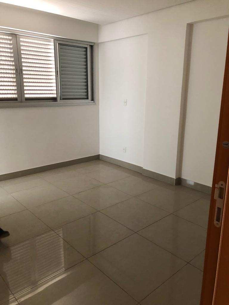 Apartamento à venda com 3 quartos, 109m² - Foto 2