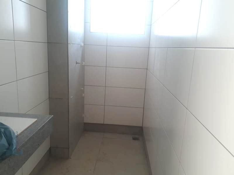 Apartamento à venda com 2 quartos, 64m² - Foto 3