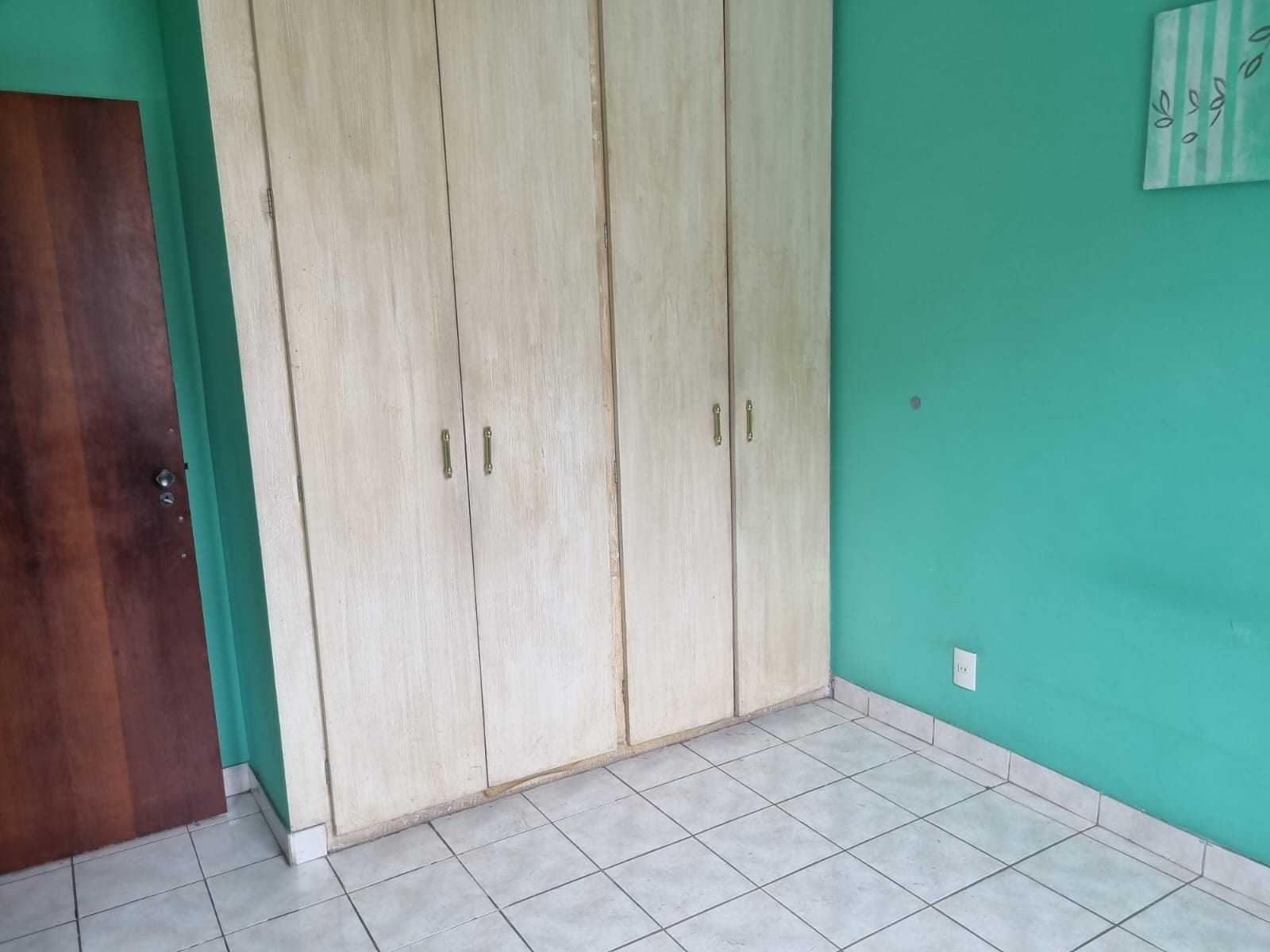 Apartamento à venda com 2 quartos, 75m² - Foto 4