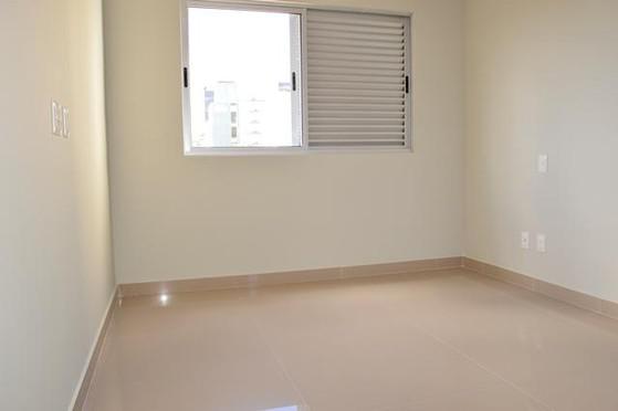 Cobertura à venda com 4 quartos, 215m² - Foto 1