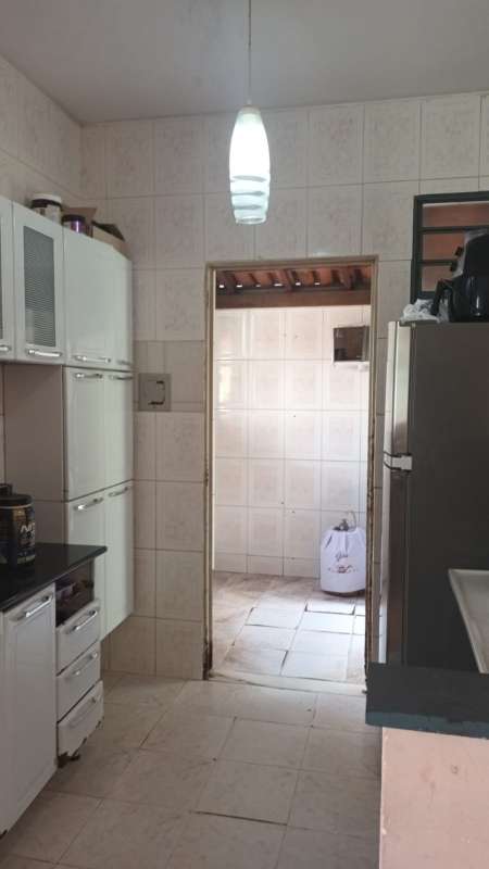 Casa à venda com 2 quartos, 360m² - Foto 3