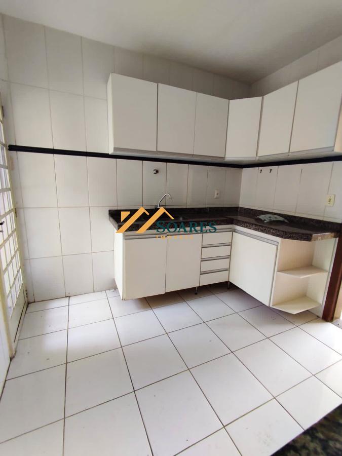 Casa à venda com 3 quartos, 180m² - Foto 14