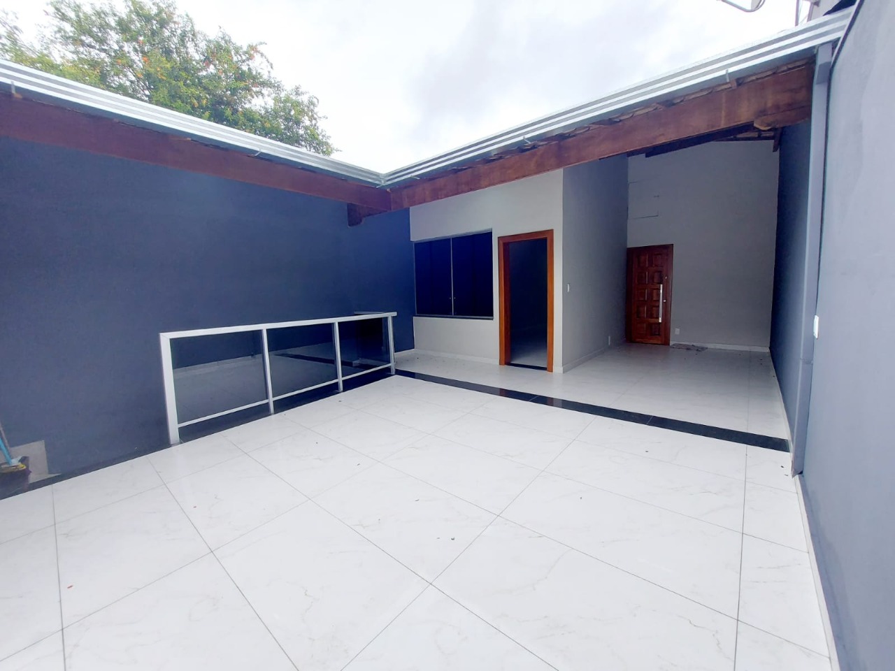 Casa à venda com 3 quartos, 260m² - Foto 1