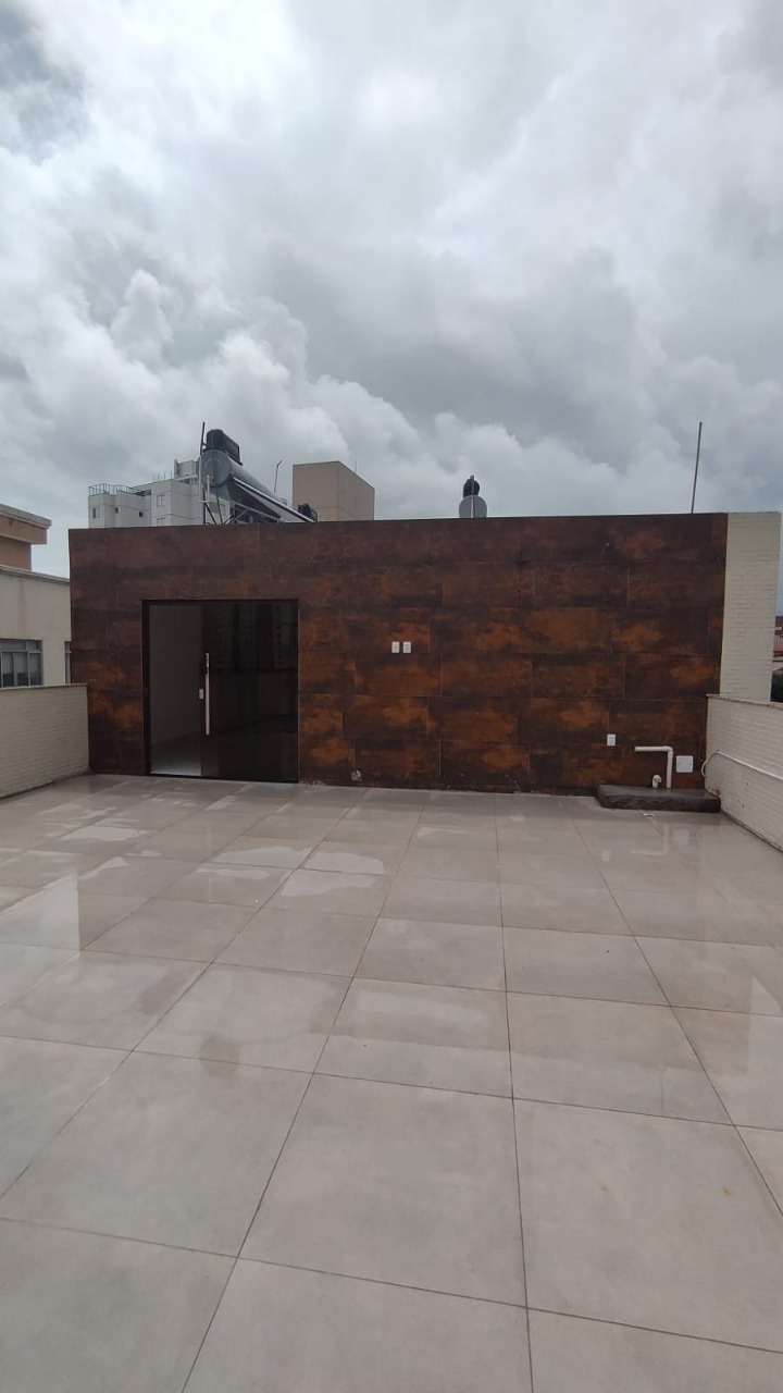 Cobertura à venda com 4 quartos, 242m² - Foto 1