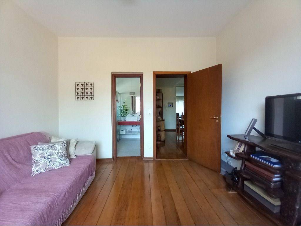 Casa à venda com 5 quartos, 330m² - Foto 13