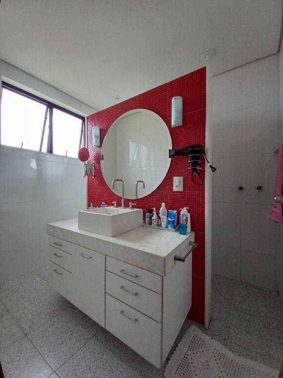 Casa à venda com 5 quartos, 330m² - Foto 6