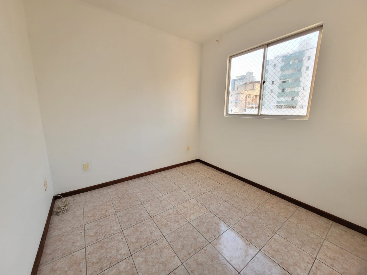 Apartamento à venda com 3 quartos, 75m² - Foto 9