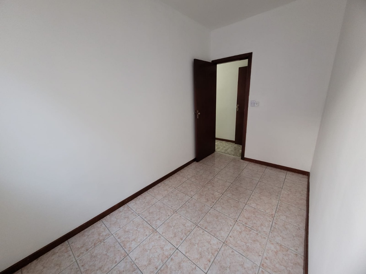 Apartamento à venda com 3 quartos, 75m² - Foto 11