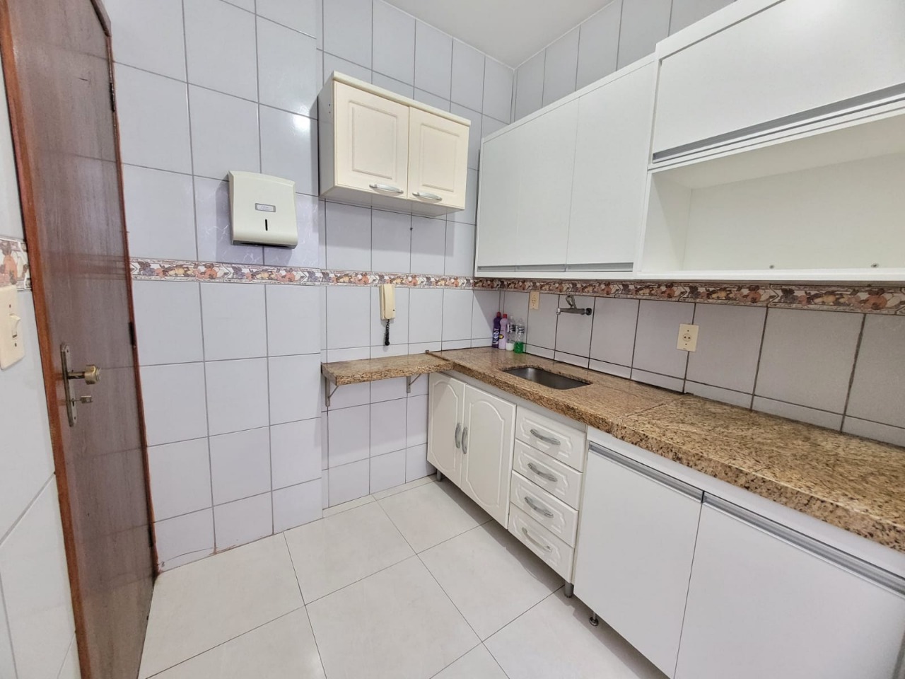 Apartamento à venda com 3 quartos, 75m² - Foto 5