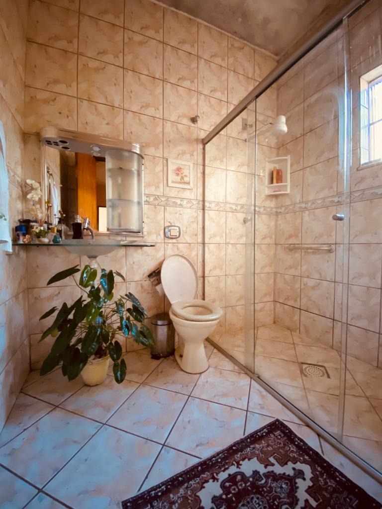 Casa à venda com 7 quartos, 300m² - Foto 4