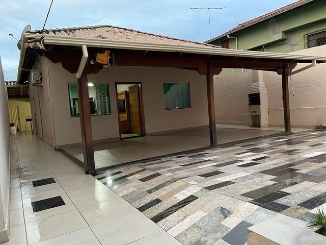 Casa à venda com 3 quartos, 300m² - Foto 2