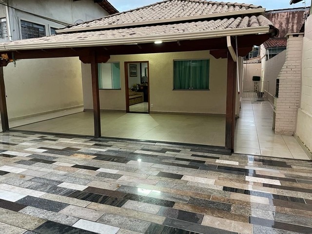 Casa à venda com 3 quartos, 300m² - Foto 3