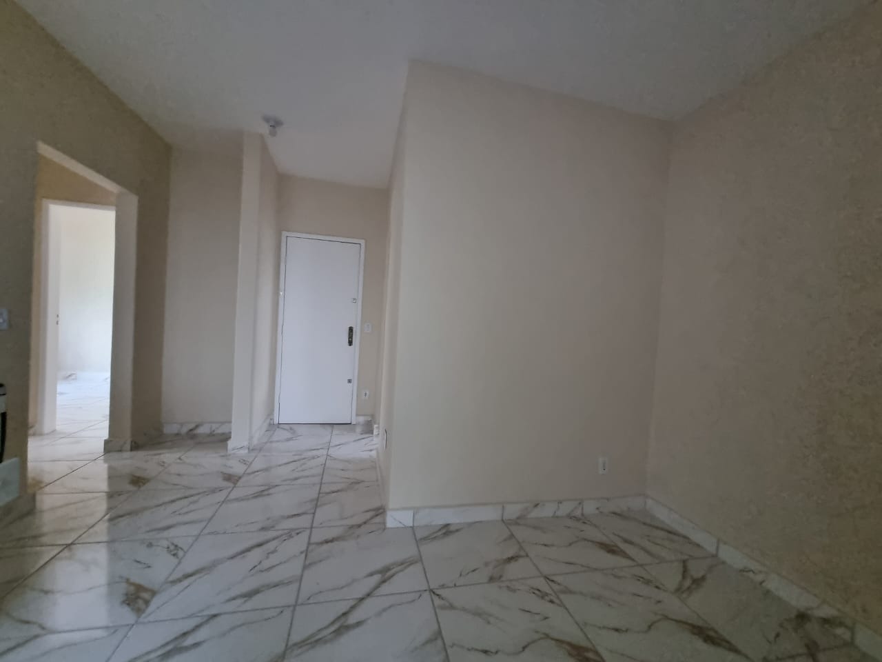 Apartamento à venda com 2 quartos, 69m² - Foto 3