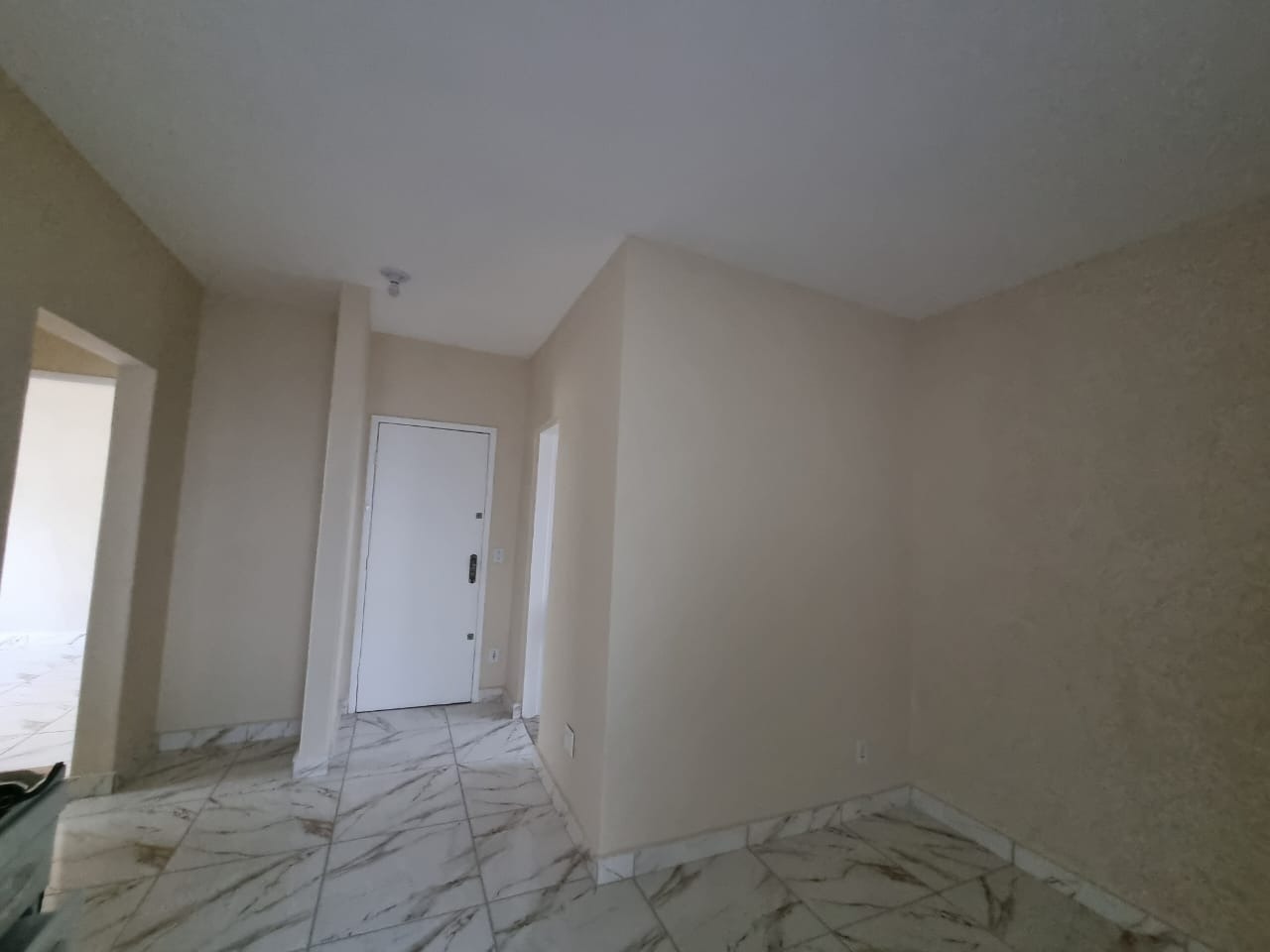 Apartamento à venda com 2 quartos, 69m² - Foto 4