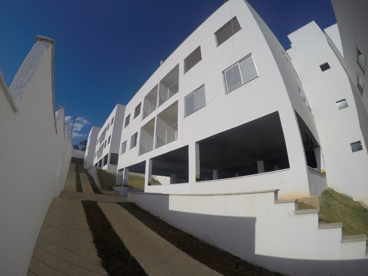 Apartamento à venda com 2 quartos, 64m² - Foto 1