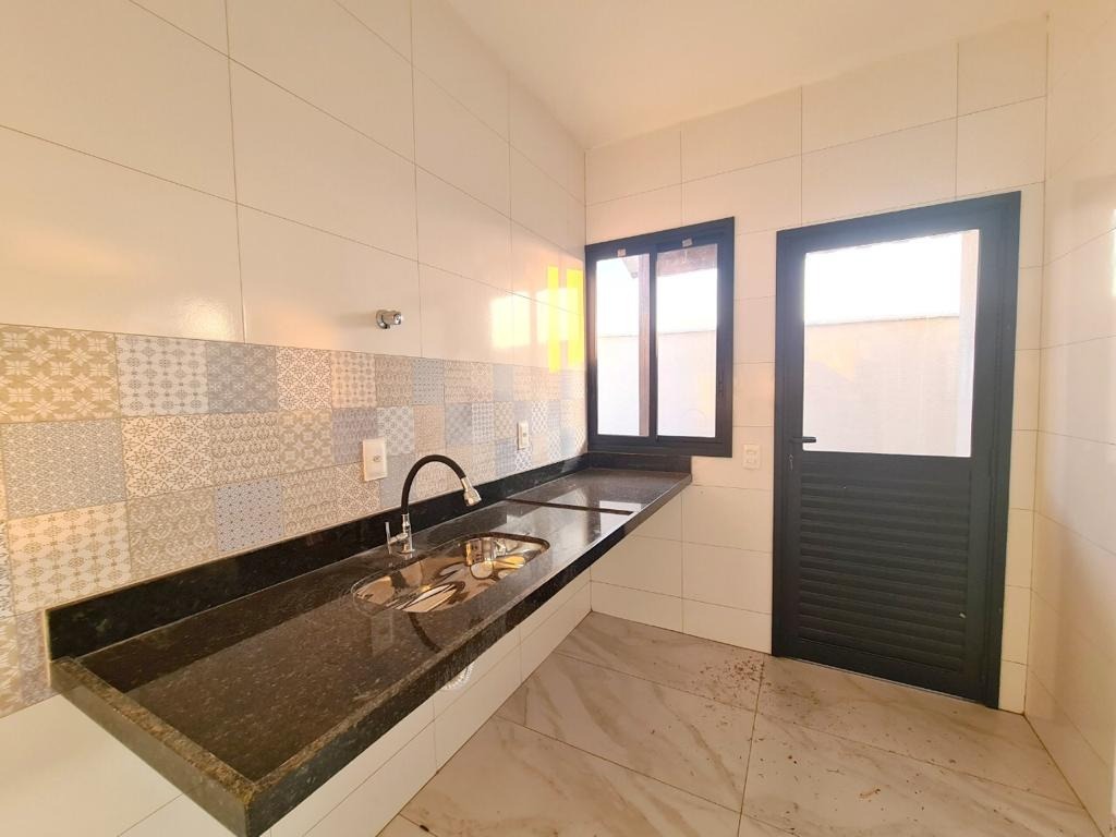 Casa à venda com 3 quartos, 90m² - Foto 8