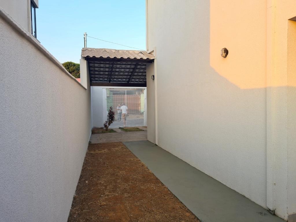 Casa à venda com 3 quartos, 90m² - Foto 14