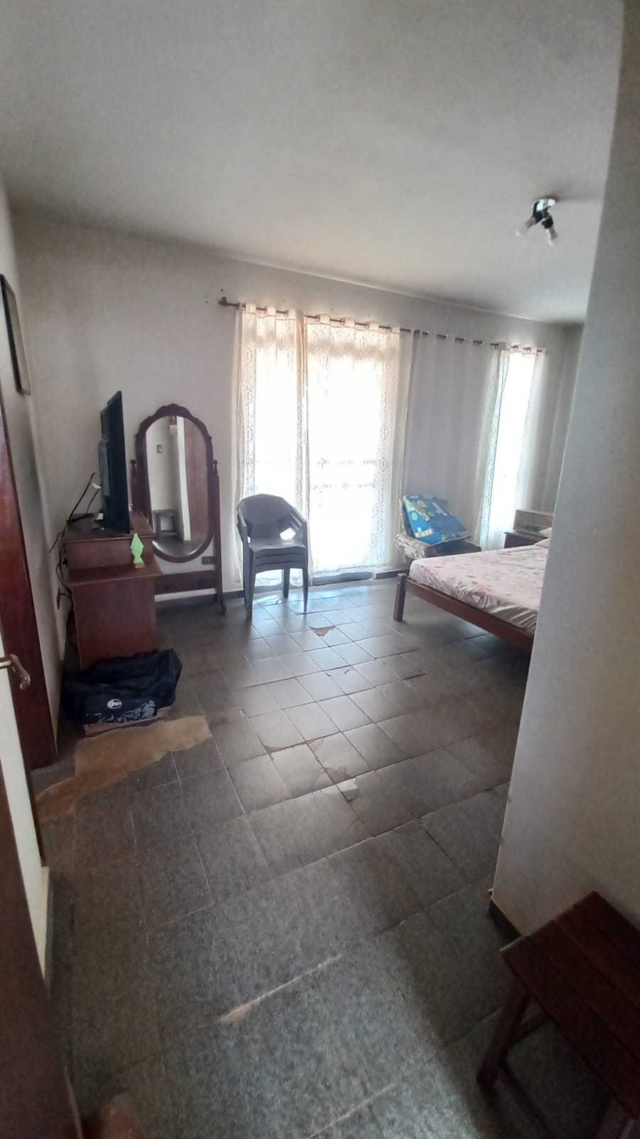 Casa à venda com 3 quartos, 300m² - Foto 18