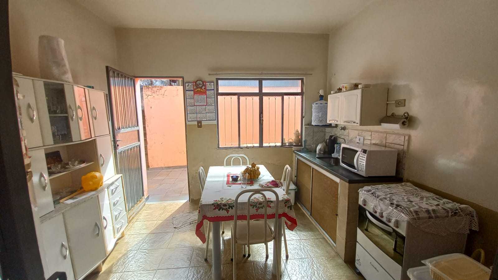 Casa à venda com 3 quartos, 300m² - Foto 8