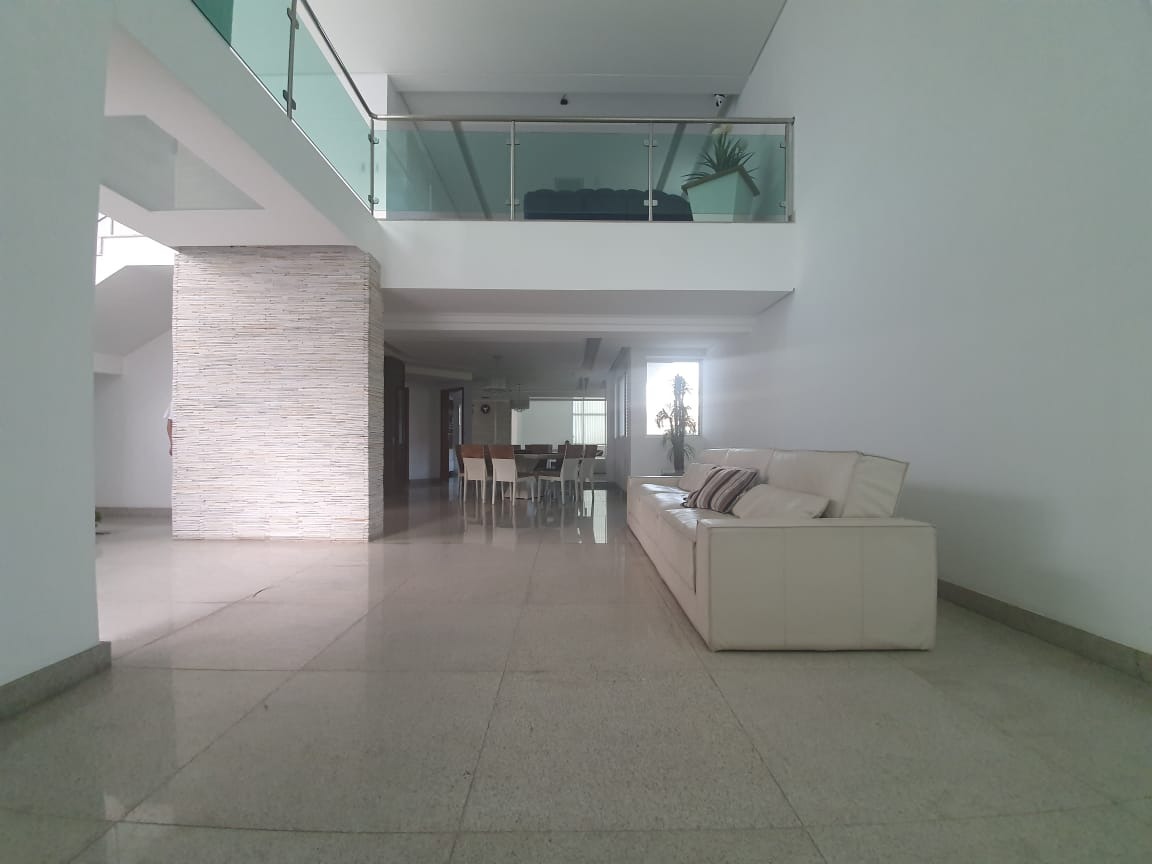 Casa à venda com 3 quartos, 540m² - Foto 2