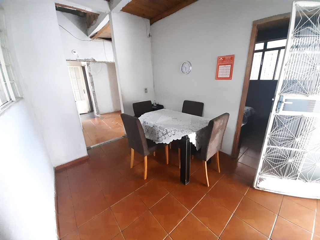 Casa à venda com 6 quartos, 327m² - Foto 12