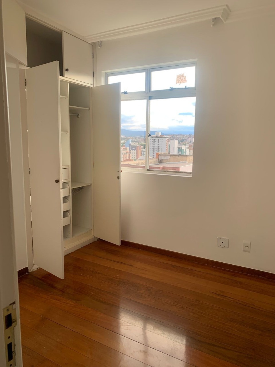 Apartamento à venda com 3 quartos, 100m² - Foto 4