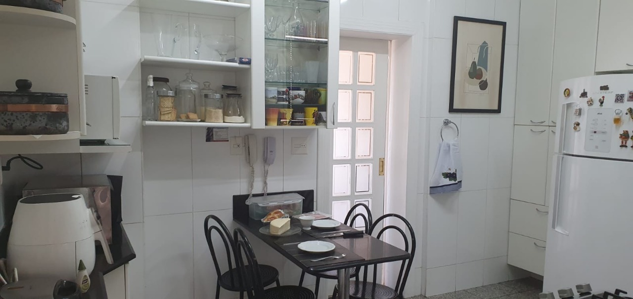 Apartamento à venda com 4 quartos, 194m² - Foto 17