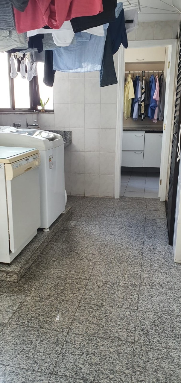 Apartamento à venda com 4 quartos, 194m² - Foto 24