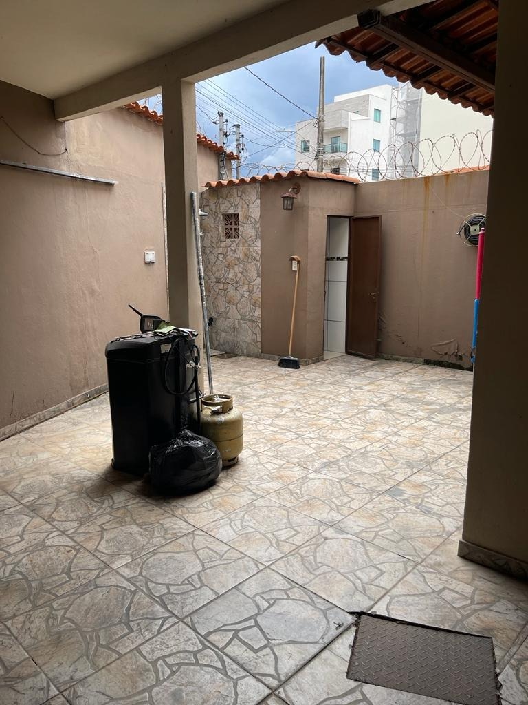 Casa à venda com 2 quartos, 50m² - Foto 17